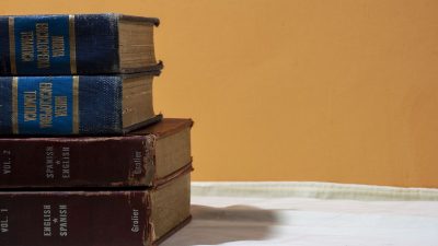 Diccionarios de inglés y español para trabajar como traductor online