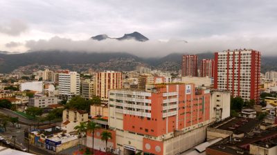 Vista de Caracas con el Ávila de fondo