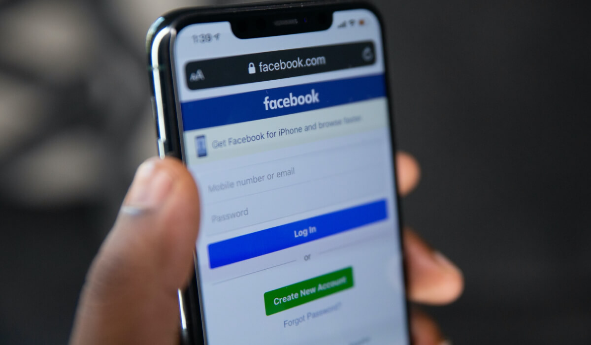 ganar dinero con facebook